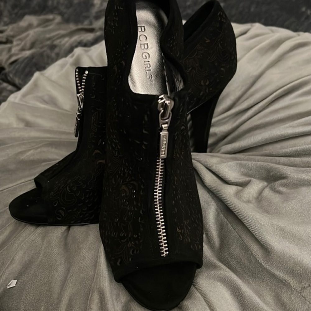 BCBGirls zipper  high heels ! Black with floral right now see through print